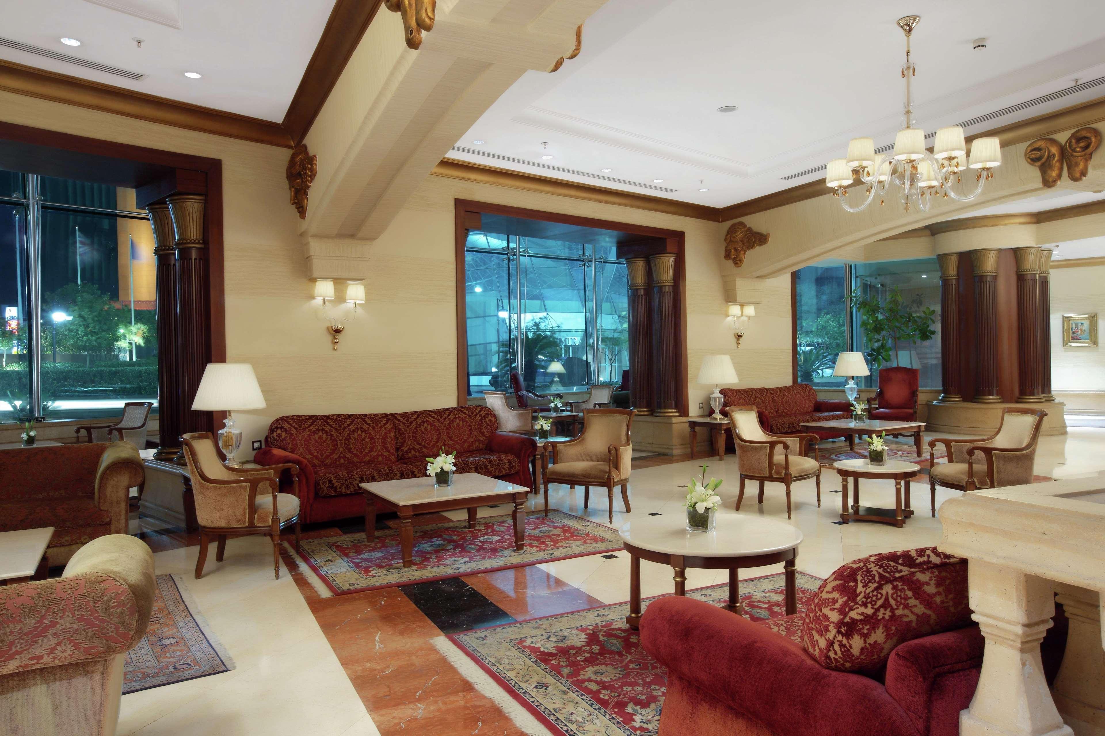 Отель Al Habtoor Grand Бейрут Экстерьер фото