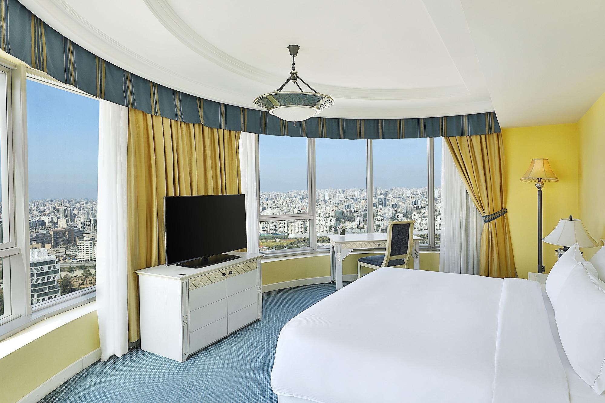Отель Al Habtoor Grand Бейрут Экстерьер фото