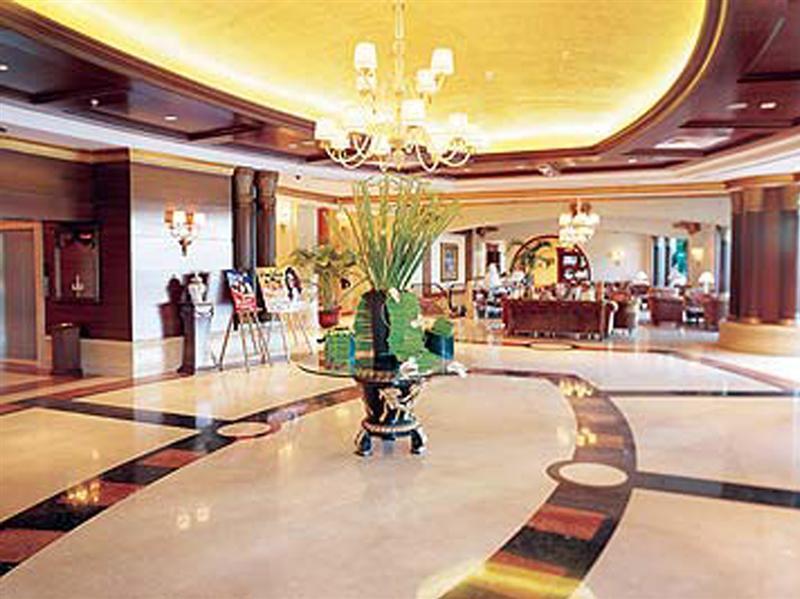 Отель Al Habtoor Grand Бейрут Экстерьер фото